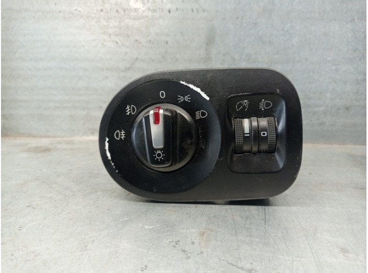 Replacement dashboard light switch for Seat Altea XL (5P5, 5P8) 1.6 TDI OEM IAM reference 5P0919094A 5P1941431BS 