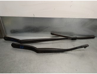 Recambio de brazo limpia delantero derecho para bmw 5 touring (f11) 520 d referencia OEM IAM 6161720315603 61617182459 