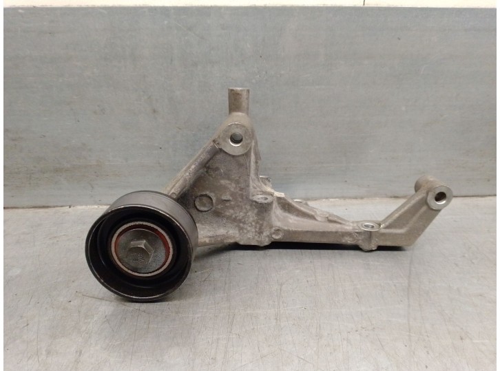 Recambio de soporte alternador para hyundai h-1 / starex autobús (a1) 2.5 crdi referencia OEM IAM 374724A000 374724A000 