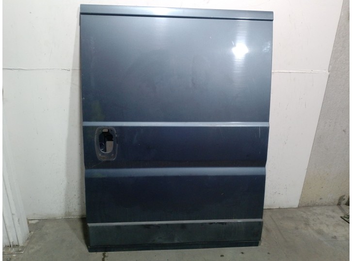 Replacement left sliding side door for Citroën Jumper II van 2.2 HDi 110 OEM IAM reference 1612413680 