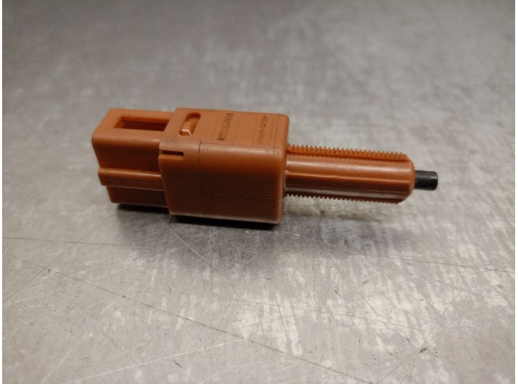 Recambio de interruptor para nissan navara np300 pick-up (d23, d23t) 2.3 dci referencia OEM IAM 253003RA0A 253003RA0A 