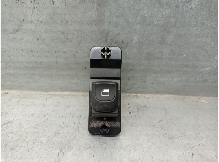 Recambio de mando elevalunas trasero derecho para kia stonic (yb) 1.0 t-gdi referencia OEM IAM 93580H8000 4D65201000