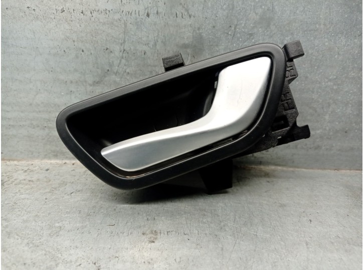 Replacement front right interior door handle for Kia Stonic (YB) 1.0 T-GDi OEM IAM reference 26238H8500 