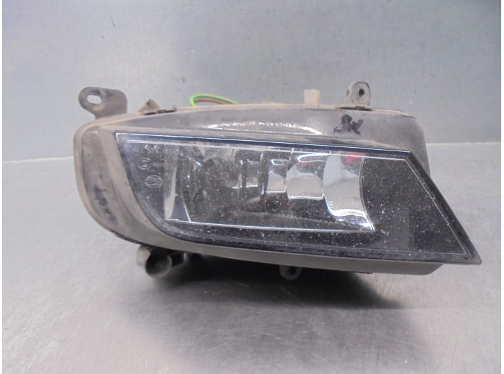 Replacement left front fog light for Audi A4 sedan (B8) 2.0 16V TDI OEM IAM reference 8K0941699 1NE01083205 HELLA