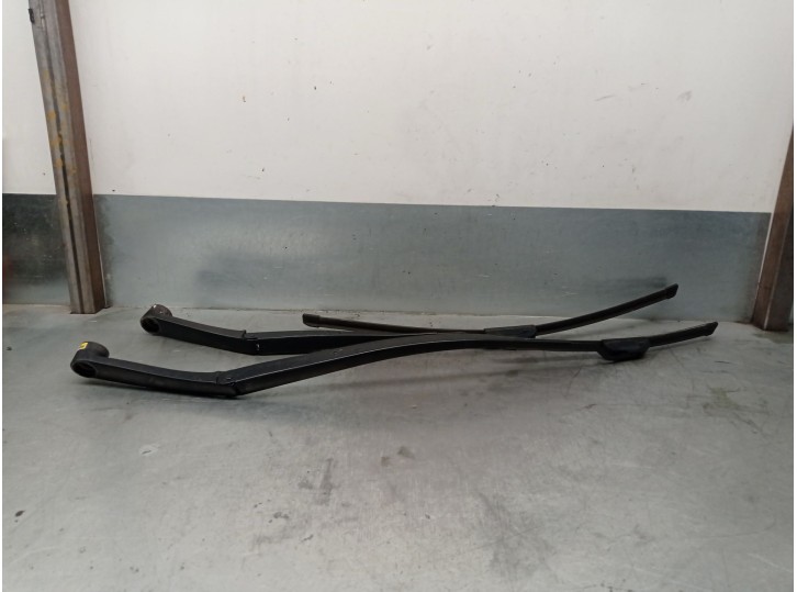 Recambio de brazo limpia delantero derecho para kia stonic (yb) 1.0 t-gdi referencia OEM IAM 983601W050  983503S300