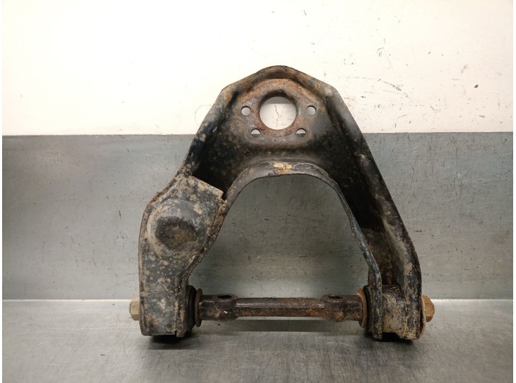 Recambio de brazo suspension superior delantero izquierdo para nissan terrano ii (r20) 2.7 td 4wd referencia OEM IAM 5452792G10 