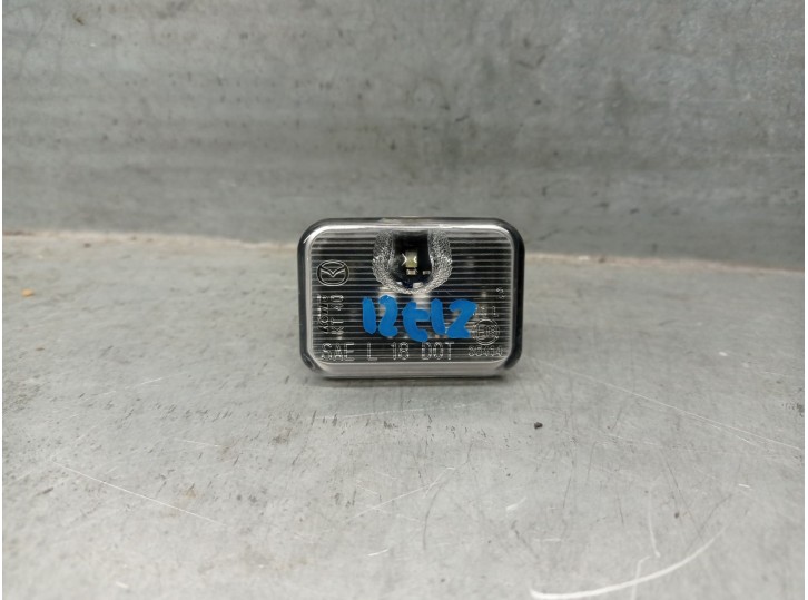 Recambio de piloto matricula para mazda cx-30 (dm) skyactiv-g m hybrid referencia OEM IAM DFR551270A DFR551270A 