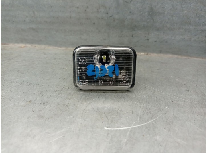 Recambio de piloto matricula para mazda cx-30 (dm) skyactiv-g m hybrid referencia OEM IAM DFR551270A  