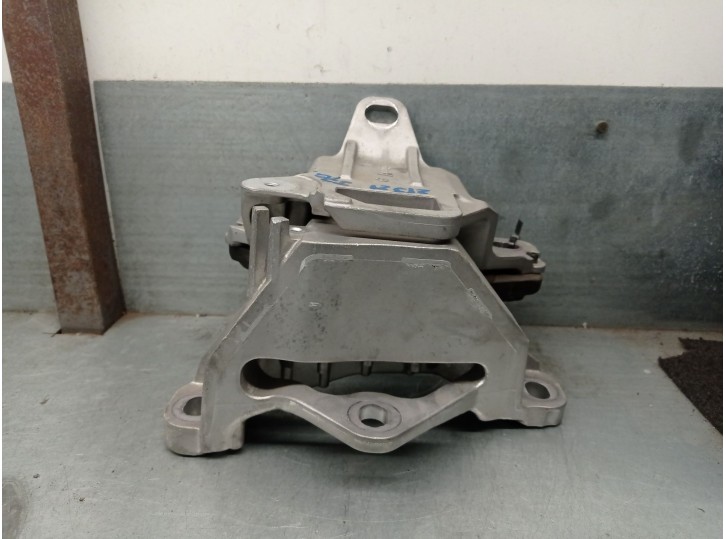 Replacement engine mount for Mazda CX-30 (DM) Skyactiv-G M Hybrid OEM IAM reference CA1103000 PE