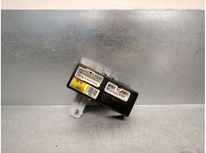 Recambio de modulo electronico para hyundai santa fe ii referencia OEM IAM 952302B210  