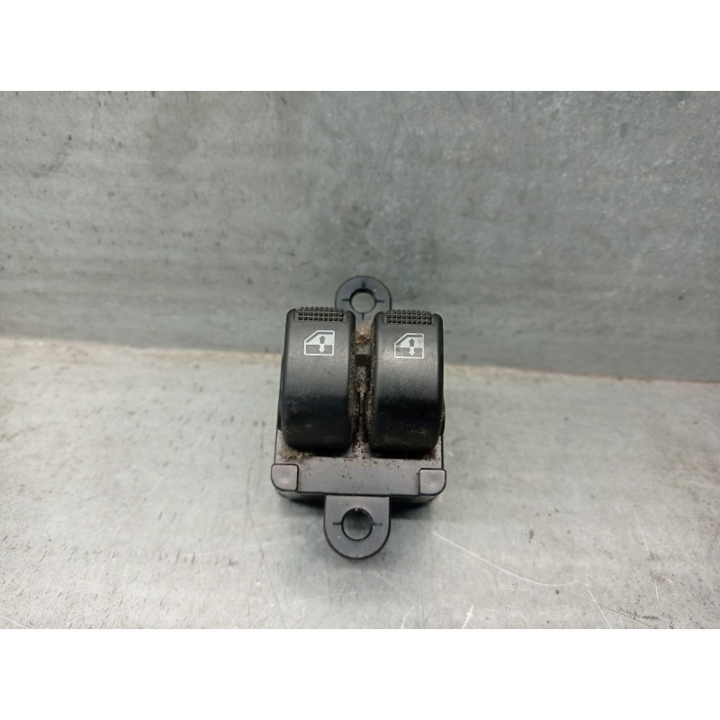 Recambio de mando elevalunas delantero izquierdo para hyundai atos (mx) 1.1 referencia OEM IAM 9357005050  9358005000