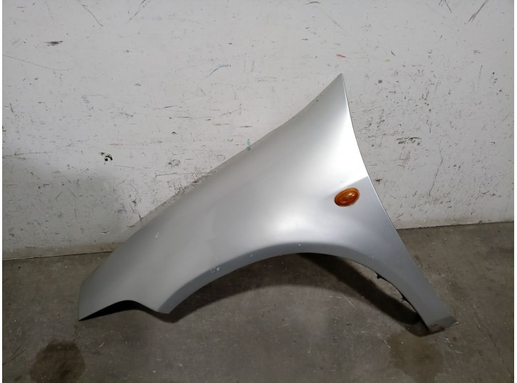 Recambio de aleta delantera izquierda para chrysler neon ii 2.0 16v referencia OEM IAM 5012675AB 