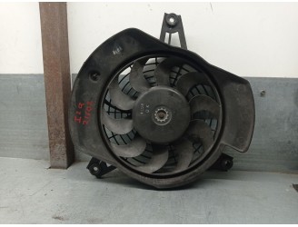 Recambio de electroventilador para hyundai h-1 / starex autobús (a1) 2.5 crdi referencia OEM IAM 977304A005 977864A005