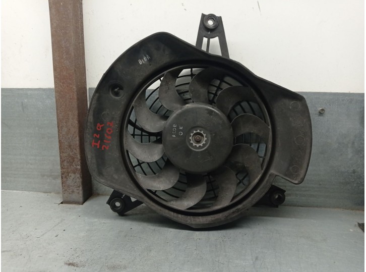 Recambio de electroventilador para hyundai h-1 / starex autobús (a1) 2.5 crdi referencia OEM IAM 977304A005 977864A005