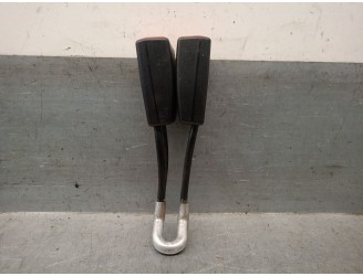 Recambio de enganche cinturon para skoda octavia i (1u2) 1.9 tdi referencia OEM IAM 1UO857488A  