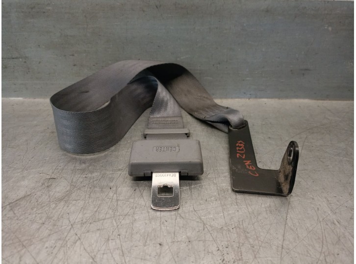 Recambio de cinturon seguridad trasero central para mitsubishi canter misubishi canter referencia OEM IAM D4D342AT8 