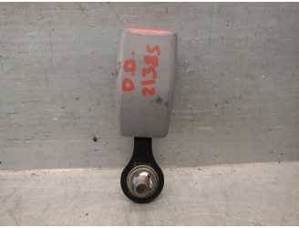 Recambio de enganche cinturon para mitsubishi canter misubishi canter referencia OEM IAM B2000  