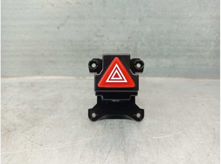 Replacement hazard warning switch for Hyundai i30 (PDE, PD, PDEN) 2.0 N OEM IAM reference 93730G4AA0 