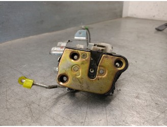 Recambio de cerradura puerta delantera derecha para mitsubishi canter misubishi canter referencia OEM IAM D4D342AT8  