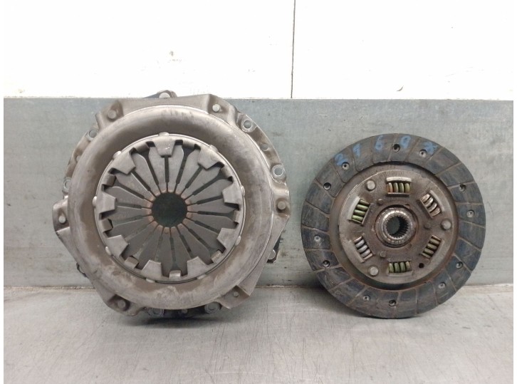 Recambio de kit embrague para renault clio i (b/c57_, 5/357_) 1.4 referencia OEM IAM 7700864931 7711134044 