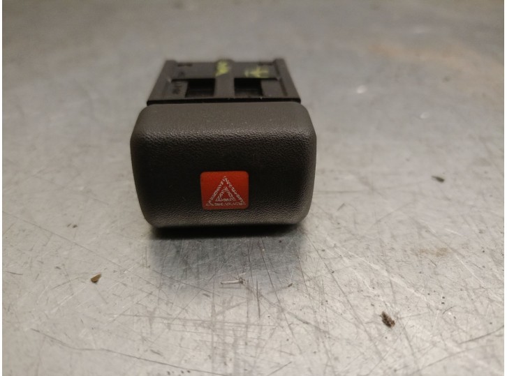 Replacement hazard warning switch for Opel Zafira A Minivan (T98) 1.8 16V (F75) OEM IAM reference 90589897 90589897 