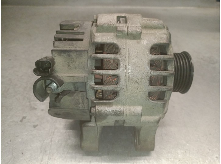 Replacement alternator for Peugeot 307 (3A/C) 2.0 16V OEM IAM reference 9649611480 5705FC 2542802A VALEO