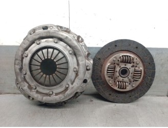 Recambio de kit embrague para nissan terrano ii (r20) 2.7 td 4wd referencia OEM IAM 300010F027 300010F027 