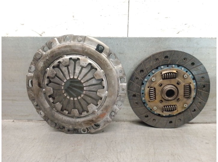 Recambio de kit embrague para hyundai atos (mx) 1.1 referencia OEM IAM 4110002040 4110002040 VALEO