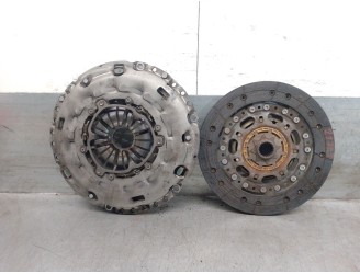 Recambio de kit embrague para ford mondeo iii (b5y) 2.0 tdci referencia OEM IAM 3S717563GB 1435153 LUK