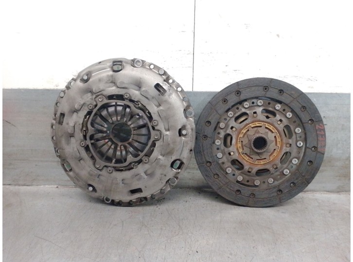 Recambio de kit embrague para ford mondeo iii (b5y) 2.0 tdci referencia OEM IAM 3S717563GB 1435153 LUK