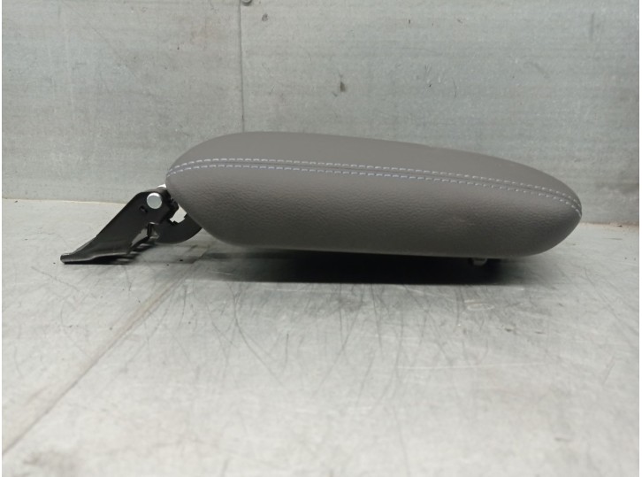 Recambio de apoyabrazos central para hyundai i30 (pde, pd, pden) 2.0 n referencia OEM IAM 84660G4000 84660G4000SKT 