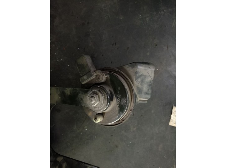 Recambio de claxon para audi a6 berlina (4f2) 2.7 v6 24v tdi referencia OEM IAM 4F0951221 