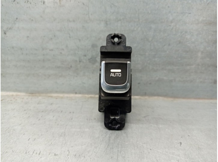 Recambio de mando elevalunas delantero derecho para kia carens iv 1.6 gdi referencia OEM IAM 93575A4020 93575A4030 