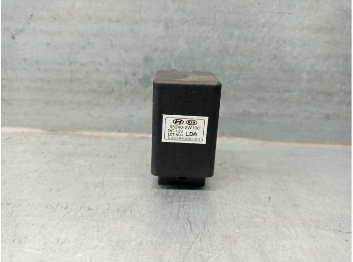 Replacement relay for Kia Carens IV 1.6 GDi OEM IAM reference 952402W100 
