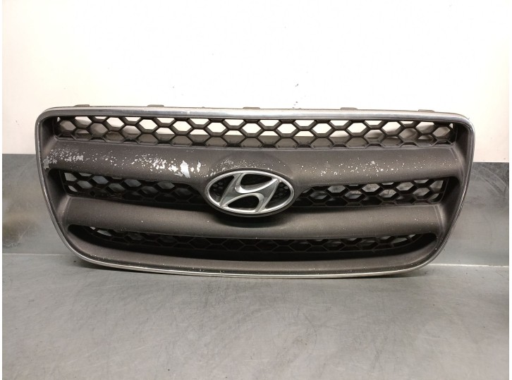 Replacement front grille for Hyundai Santa Fe II OEM IAM reference 865612B010 865612B010 