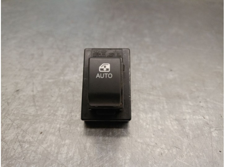 Recambio de mando elevalunas trasero izquierdo para kia cee´d hatchback (ed) 1.6 crdi 115 referencia OEM IAM 935751H100 935751H1
