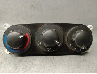 Recambio de mando calefaccion / aire acondicionado para hyundai h-1 / starex autobús (a1) 2.5 crdi referencia OEM IAM 972804A100