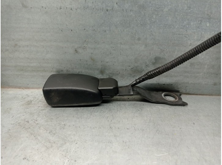 Recambio de enganche cinturon para lexus ct (zwa10_) 200h (zwa10_) referencia OEM IAM 64630AL020 64630AL020 E034501