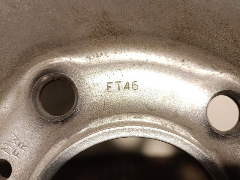 Recambio de llanta para peugeot expert furgón pro standard referencia OEM IAM 9806106780 R167JX16H2ET46 