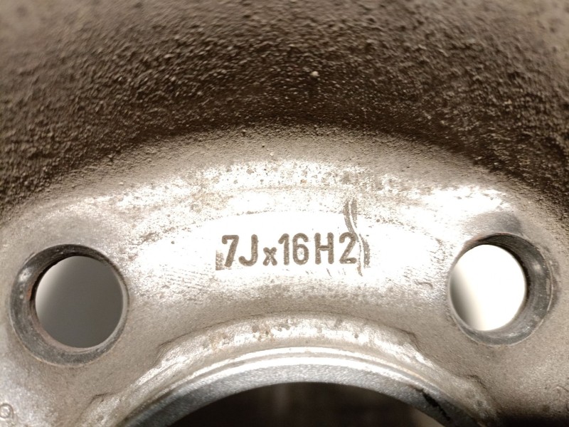Recambio de llanta para peugeot expert furgón pro standard referencia OEM IAM 9806106780 R167JX16H2ET46 