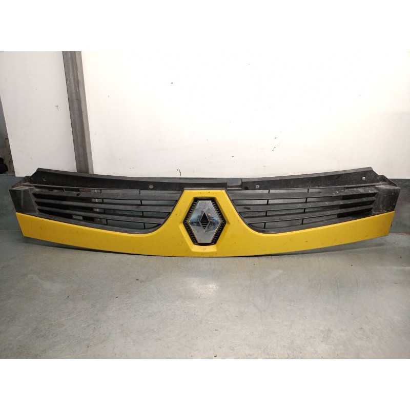 Recambio de rejilla delantera para renault master ii furgoneta (fd) 2.5 dci referencia OEM IAM 8200426365 8200426365 