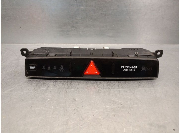 Hazard warning switch replacement part for Hyundai i20 I (PB, PBT) 1.2 OEM IAM reference 937501J510 937501J5104X 