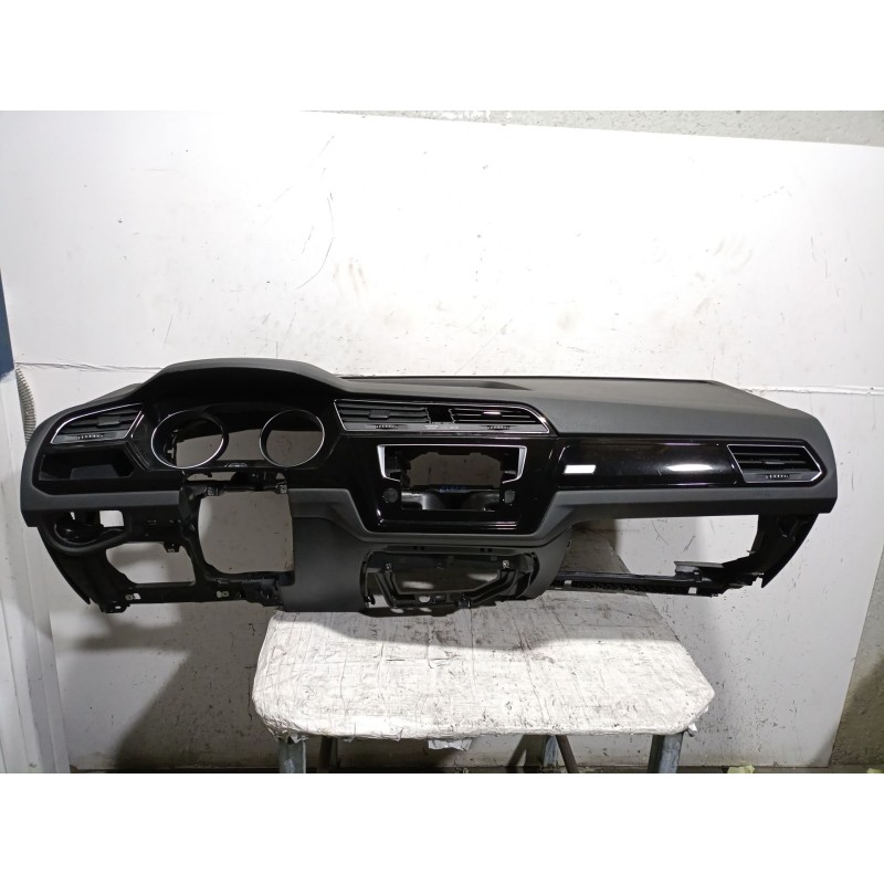 Recambio de salpicadero para volkswagen touran (5t1) 2.0 tdi referencia OEM IAM  5TB857003E 