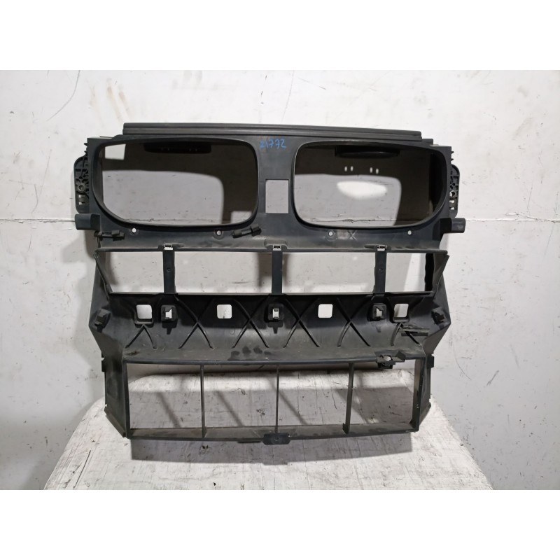 Recambio de calandra delantera de radiador para bmw x5 (e70) xdrive 35 d referencia OEM IAM  51647177878 