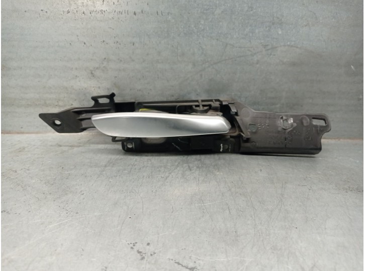 Replacement front right interior door handle for BMW X5 (E70) xDrive 35 D OEM IAM reference 51416974296 51416974296 