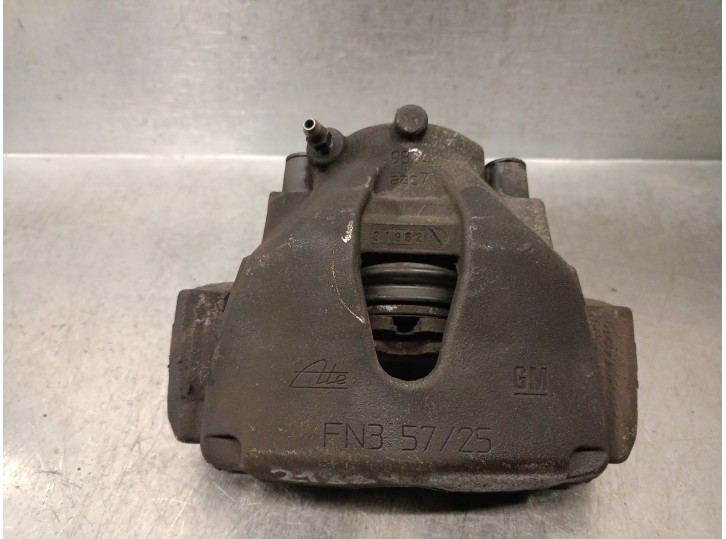 Recambio de pinza freno delantera derecha para opel zafira b furgoneta/monovolumen (a05) 1.9 cdti van (m75) referencia OEM IAM 8