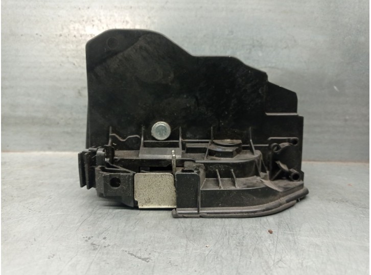 Recambio de cerradura puerta trasera izquierda para bmw x5 (e70) xdrive 35 d referencia OEM IAM 7229459 51227229459 