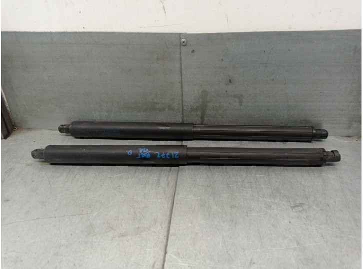Replacement tailgate / boot lid shock absorbers for BMW X5 (E70) xDrive 35 d OEM IAM reference 512471772837 51247332695 6349ZF