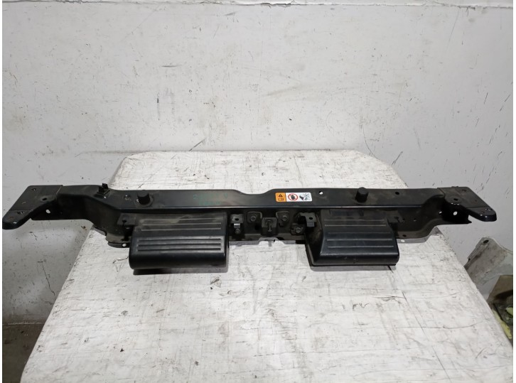 Recambio de panel frontal para kia carens iv 1.6 gdi referencia OEM IAM 64101A4000 
