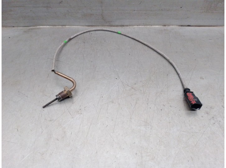 Replacement lambda sensor for Volkswagen Touran (5T1) 2.0 TDI OEM IAM reference 04L906088CC 